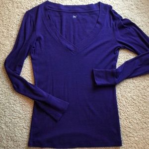 SOLD Gap v-neck long sleeve shirt
